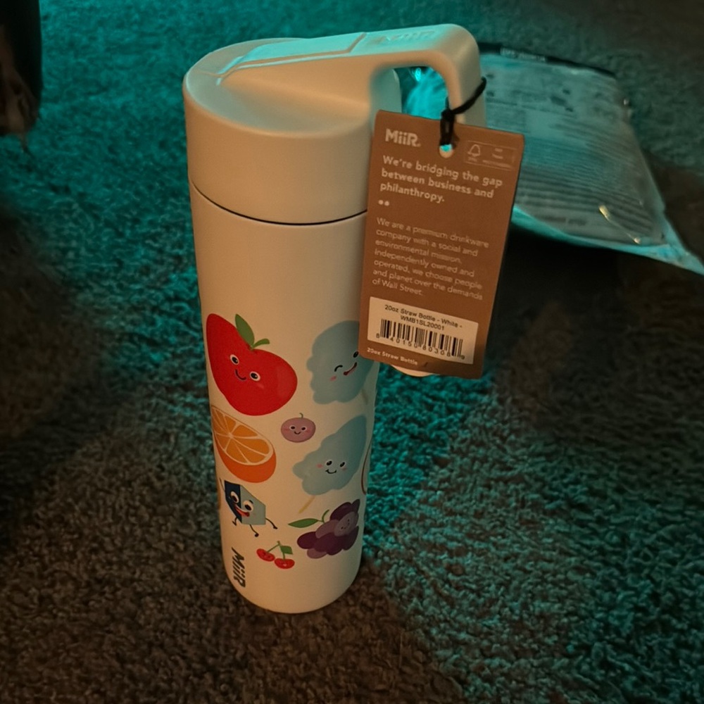 Lot of 60 Liquid I v singles mixes singles of 40 mixed lot of bottles with lids